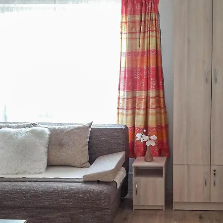 Beautiful In W/ 3 Bedrooms